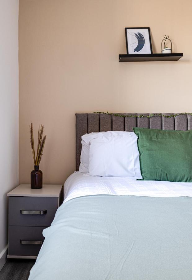 Top Floor Apartment With Private Balcony In Stockport Centre By Hass Haus Εξωτερικό φωτογραφία