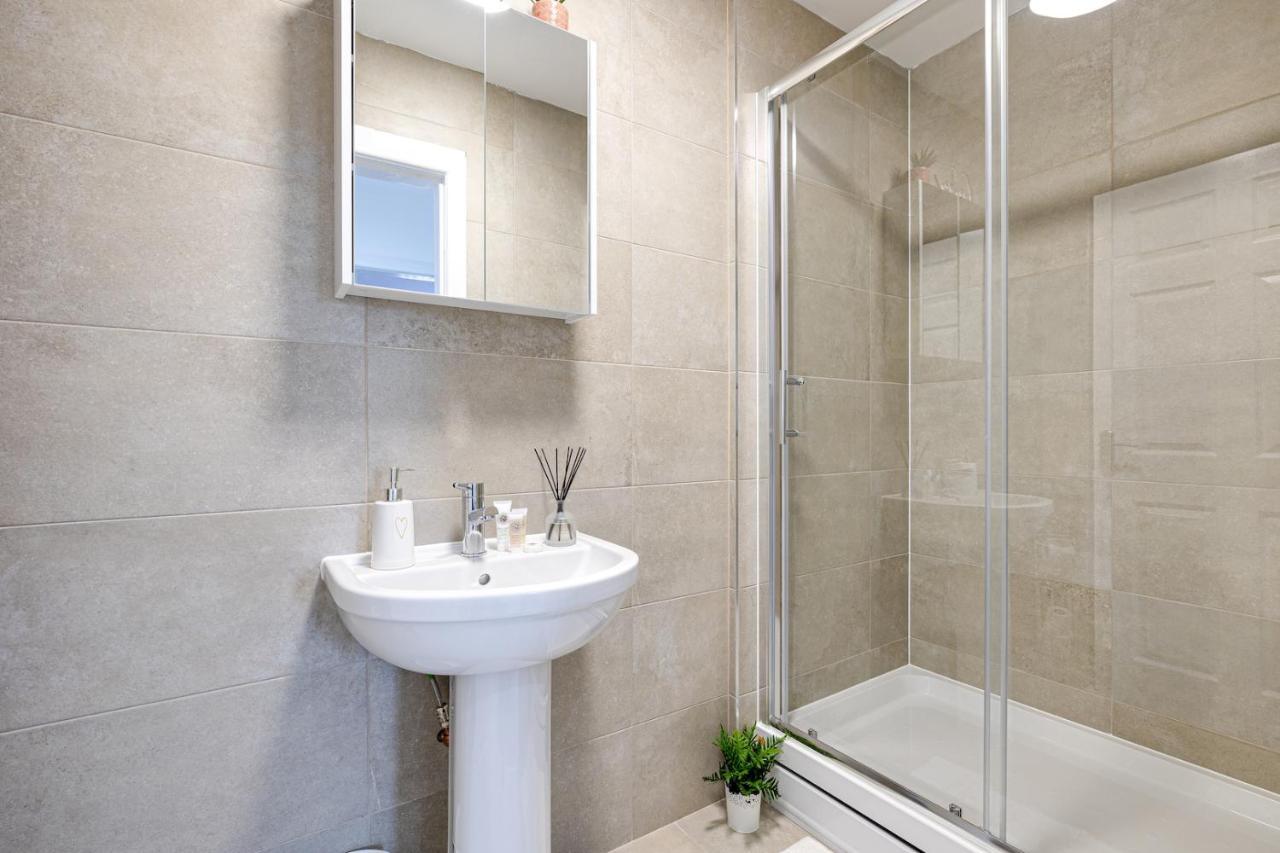Top Floor Apartment With Private Balcony In Stockport Centre By Hass Haus Εξωτερικό φωτογραφία