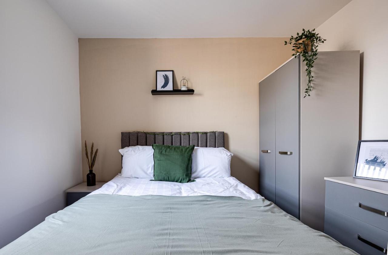Top Floor Apartment With Private Balcony In Stockport Centre By Hass Haus Εξωτερικό φωτογραφία